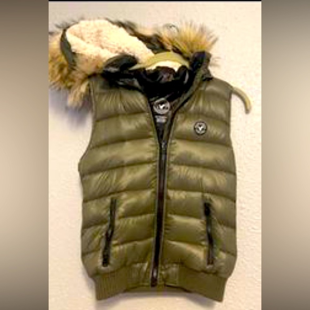 American Eagle Women’s Puffer Vest